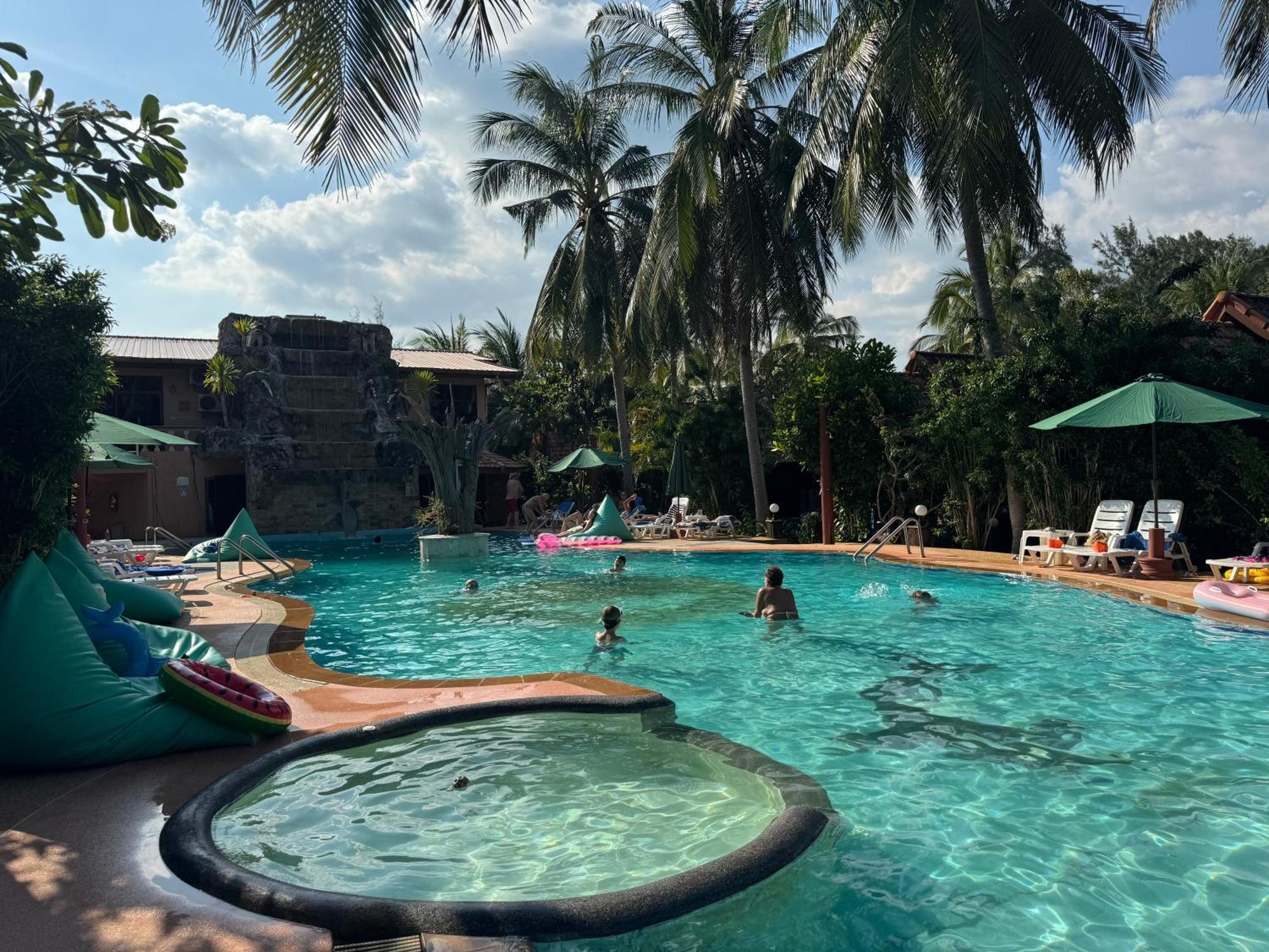 Laguna Beach Club Resort Ko Lanta Esterno foto